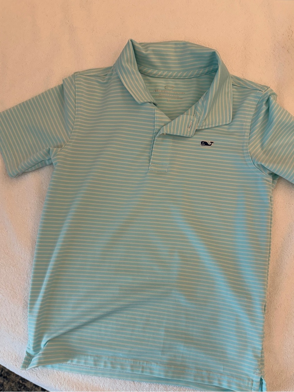 Vineyard Vines Boys' Light Blue performance material Stripe Polo size 5like new